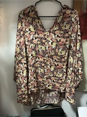 Ava & Viv Floral V-Neck Tunic in Brown, Cream, Peach